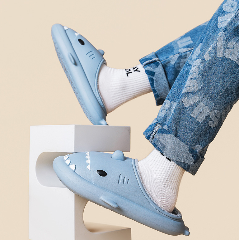 LO AMI - SHARK SLIPPERS